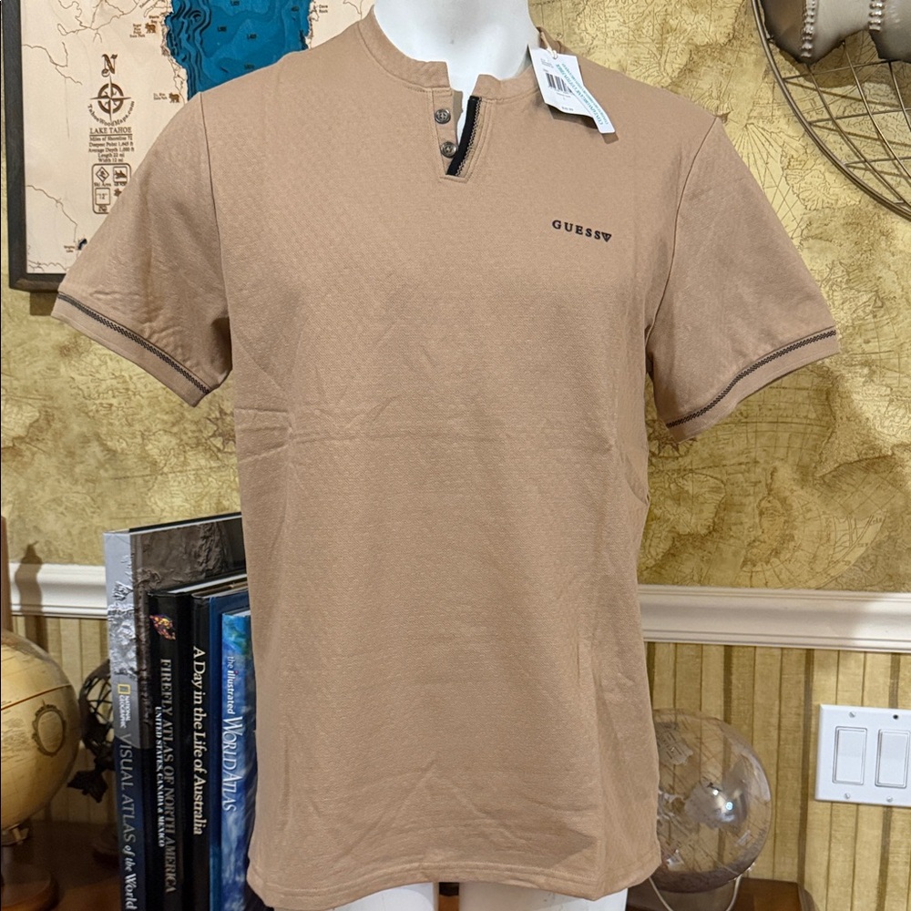 GUESS Men’s Beige/Tan Short-Sleeve Henley Tee. NWT Size Large